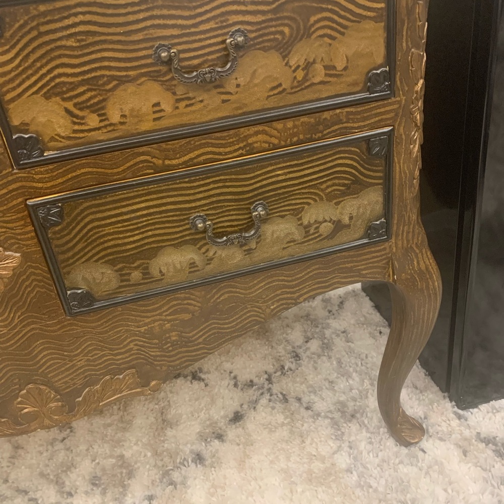 Dresser - Picture 4 of 4